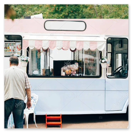 Firmenevent zur Mittagszeit: Schlange vor dem Crazy-Schnitzel Truck